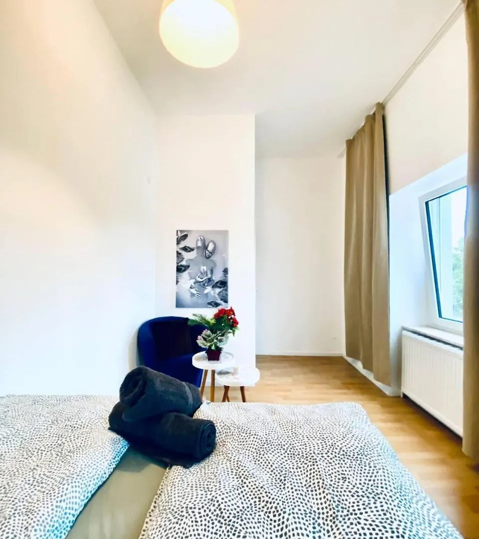 Cozy 4-Bedroom Shared Apartment ,Perfect For Groups Wien