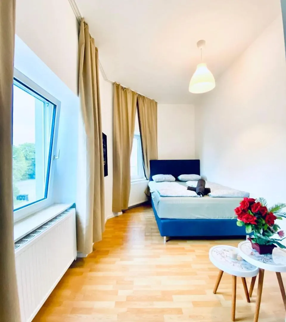 Cozy 4-Bedroom Shared Apartment ,Perfect For Groups Wien