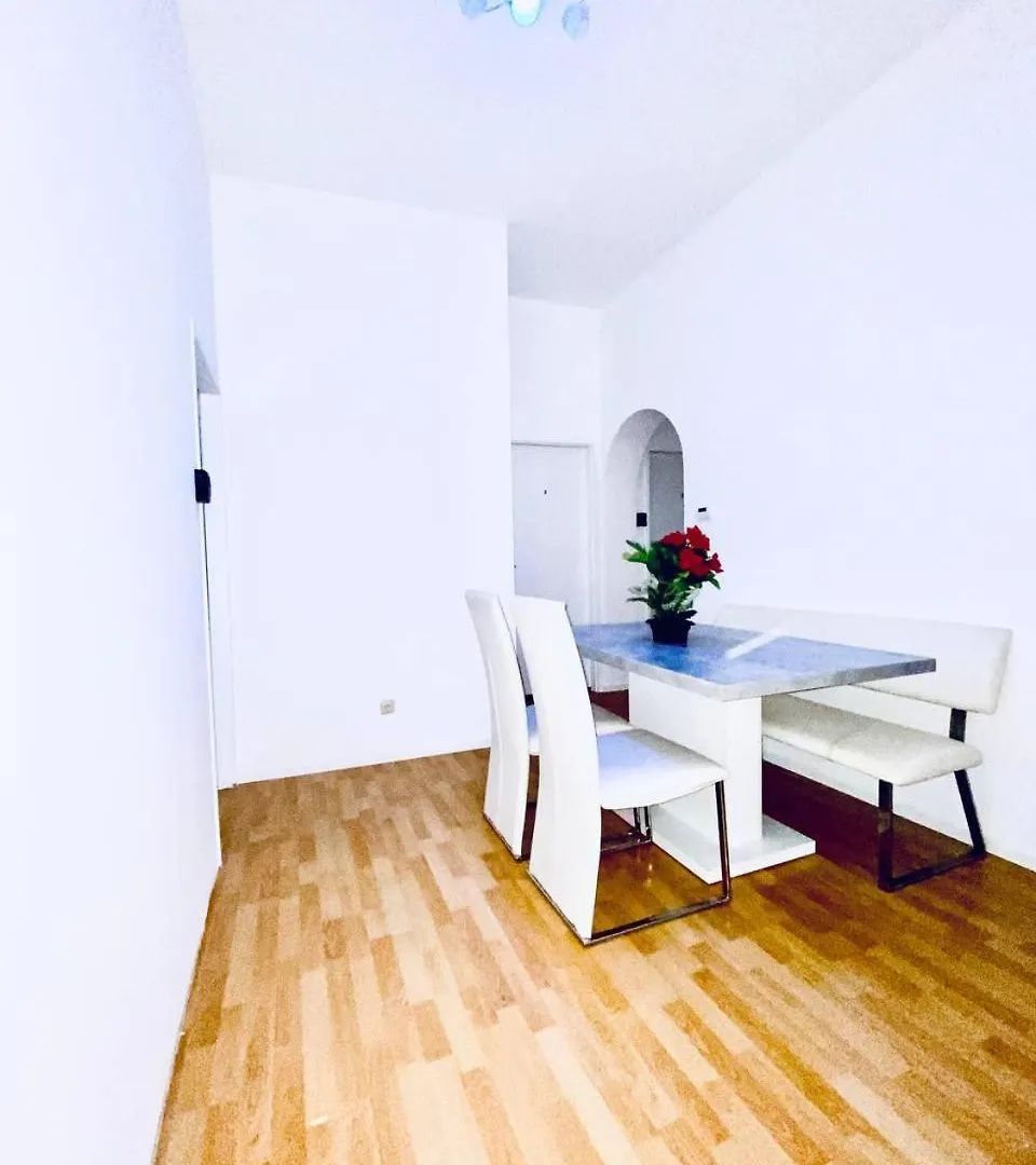 Cozy 4-Bedroom Shared Apartment ,Perfect For Groups Wien
