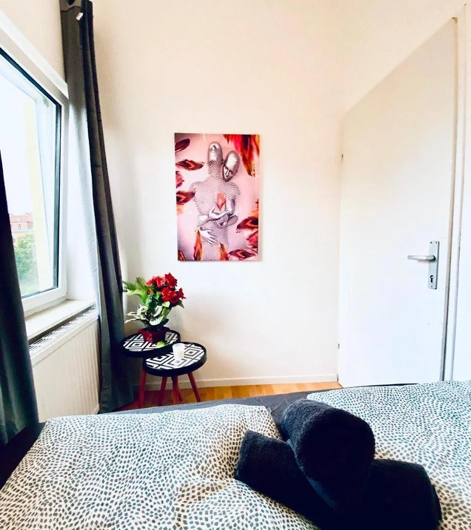 Cozy 4-Bedroom Shared Apartment ,Perfect For Groups Wien